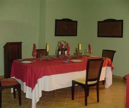 فندق Rural El Castillo 3*
